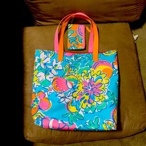 Lilly Pulitzer for Estee Lauder Tote Beach Bag Bright Floral. W/bonus bag.